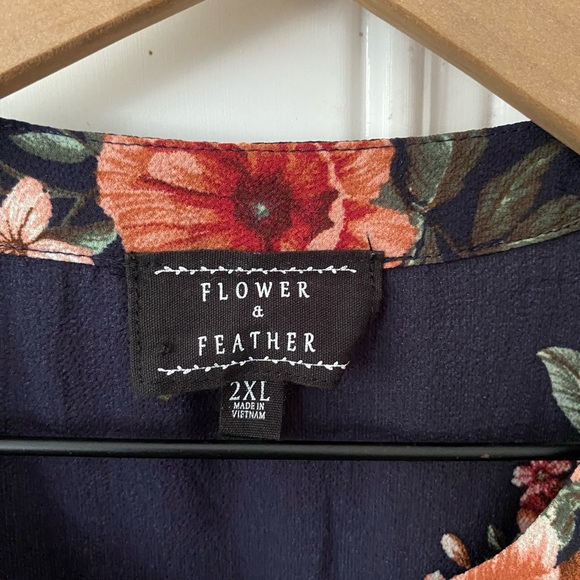 Flower & Feather Rose Print Top 2XL - Picture 5 of 6